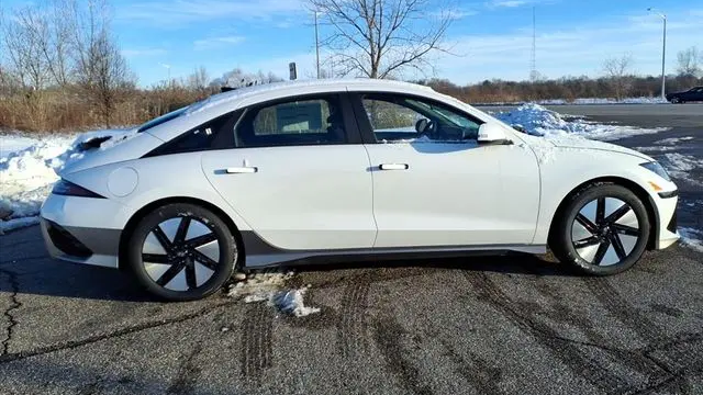2025 Hyundai IONIQ 6 SE