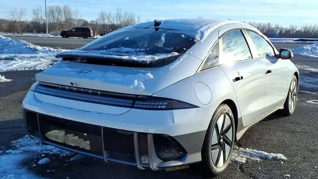 2025 Hyundai IONIQ 6 SE