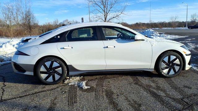 2025 Hyundai IONIQ 6 SE