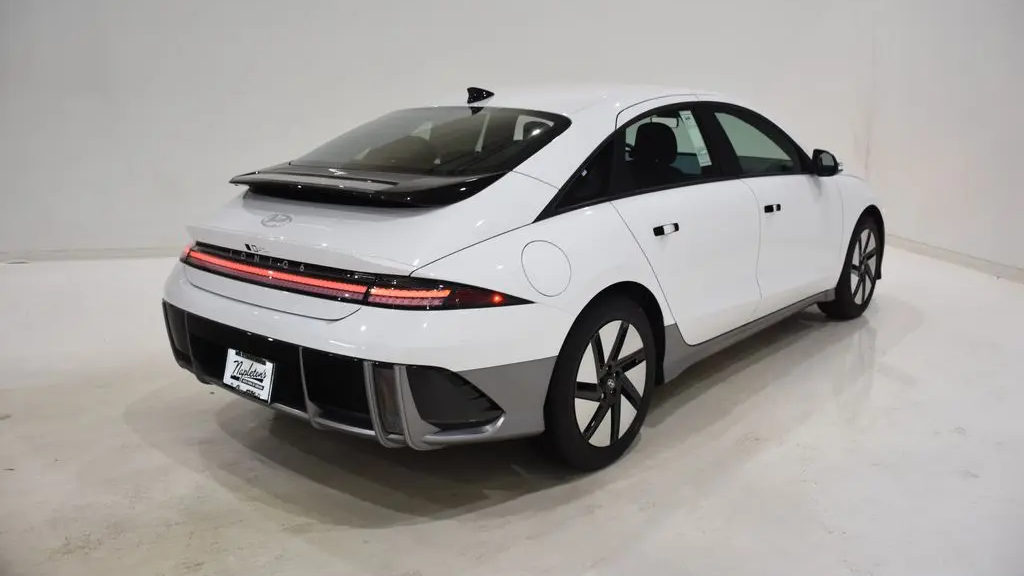 2025 Hyundai IONIQ 6 SE