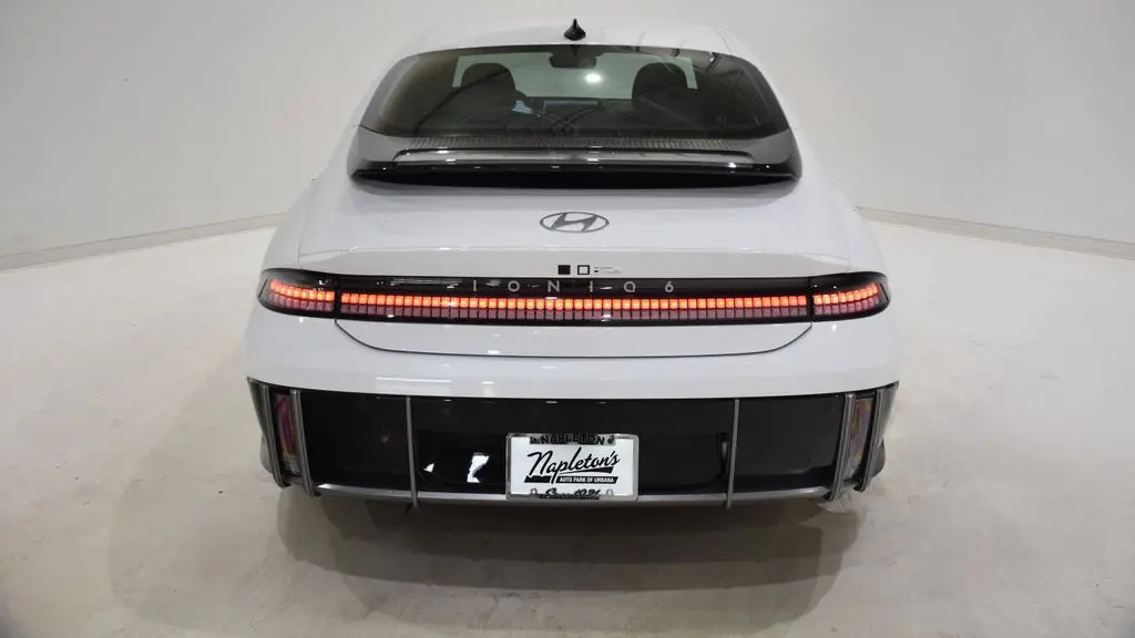 2025 Hyundai IONIQ 6 SE