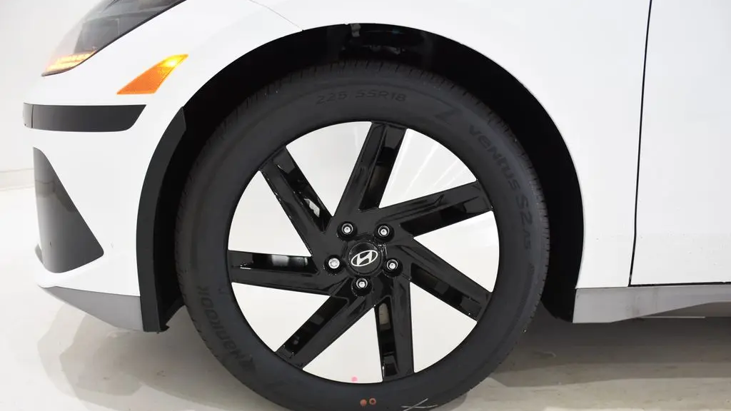 2025 Hyundai IONIQ 6 SE