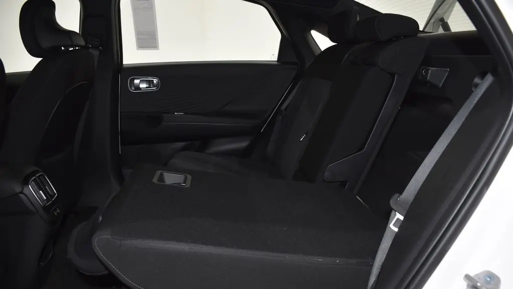 2025 Hyundai IONIQ 6 SE