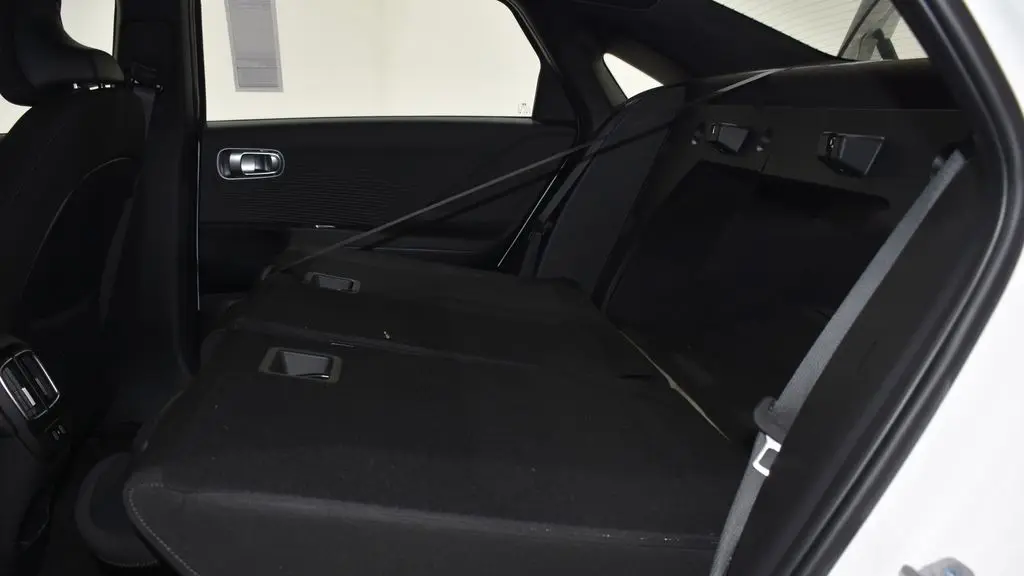 2025 Hyundai IONIQ 6 SE