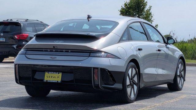 2024 Hyundai IONIQ 6 SE