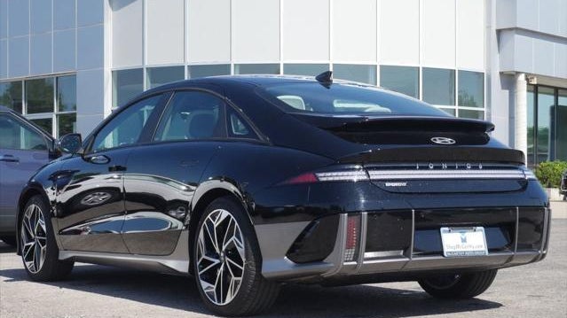 2025 Hyundai IONIQ 6 SEL