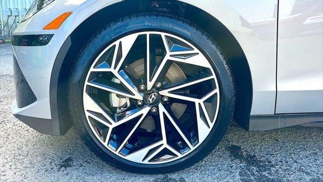 2025 Hyundai IONIQ 6 SEL