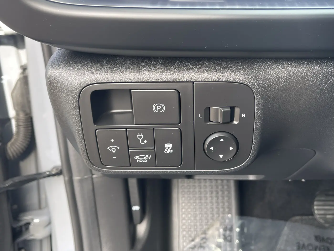 2023 Hyundai Ioniq - $23,256