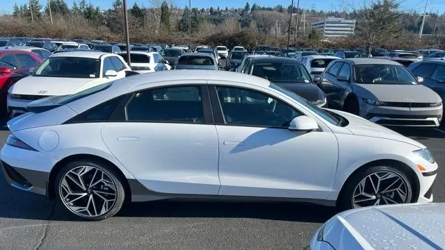 2025 Hyundai IONIQ 6 SEL