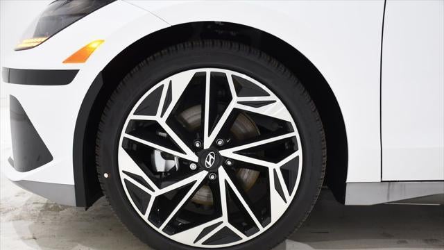 2025 Hyundai IONIQ 6 SEL