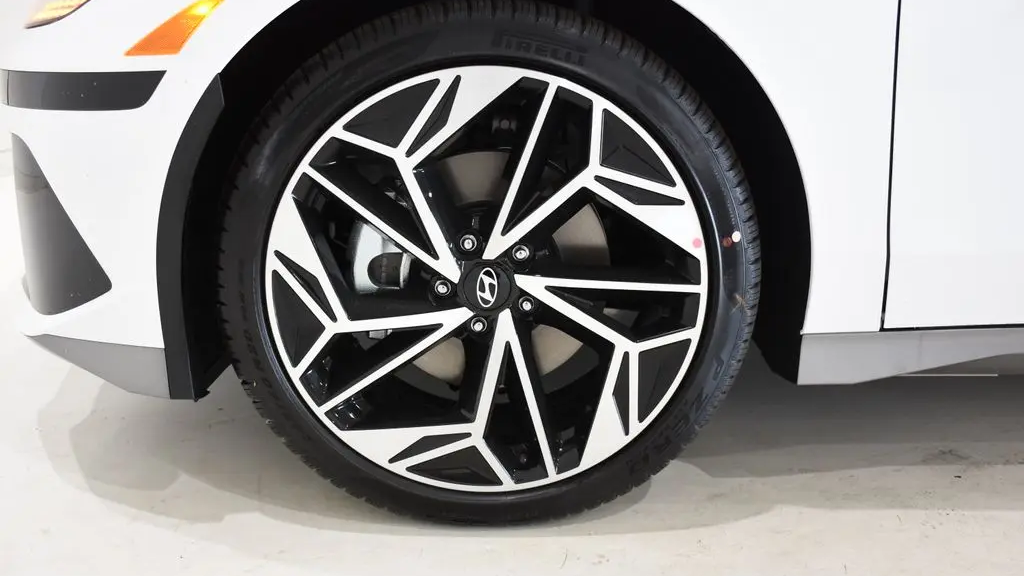 2025 Hyundai IONIQ 6 SEL