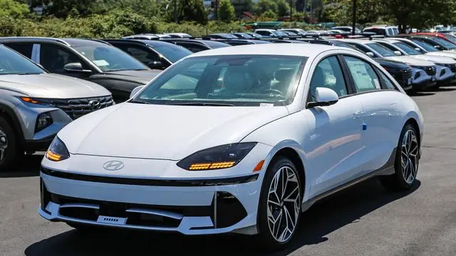 2025 Hyundai IONIQ 6 SEL
