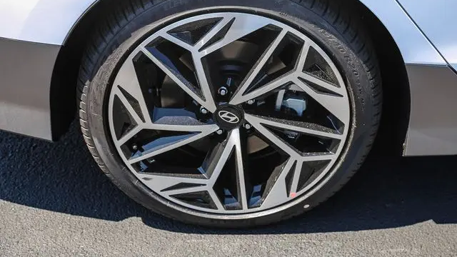 2025 Hyundai IONIQ 6 SEL