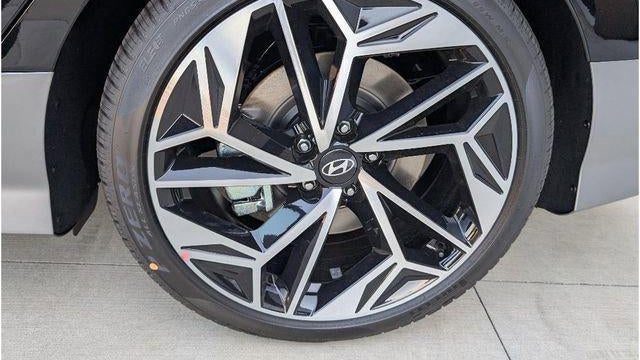 2025 Hyundai IONIQ 6 SEL