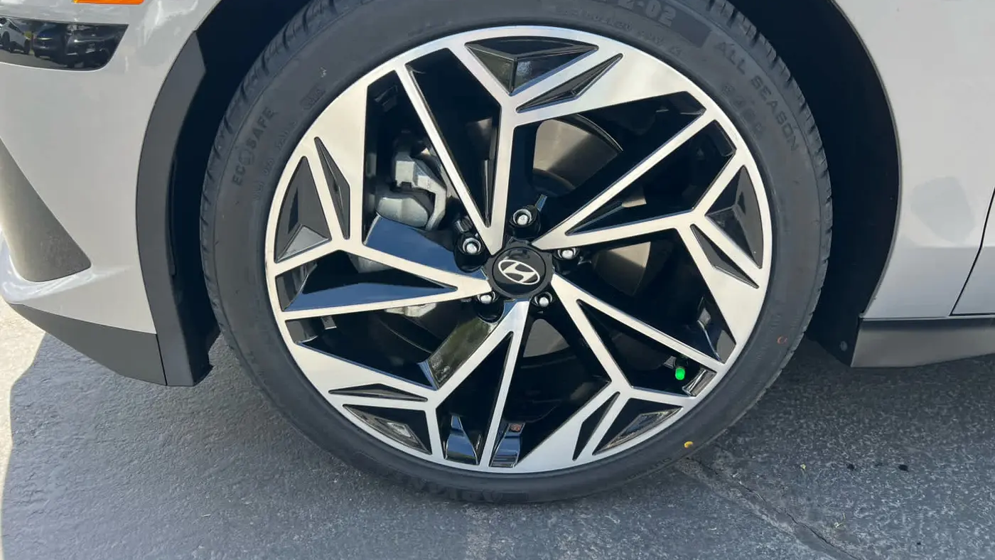 2024 Hyundai IONIQ 6 SEL