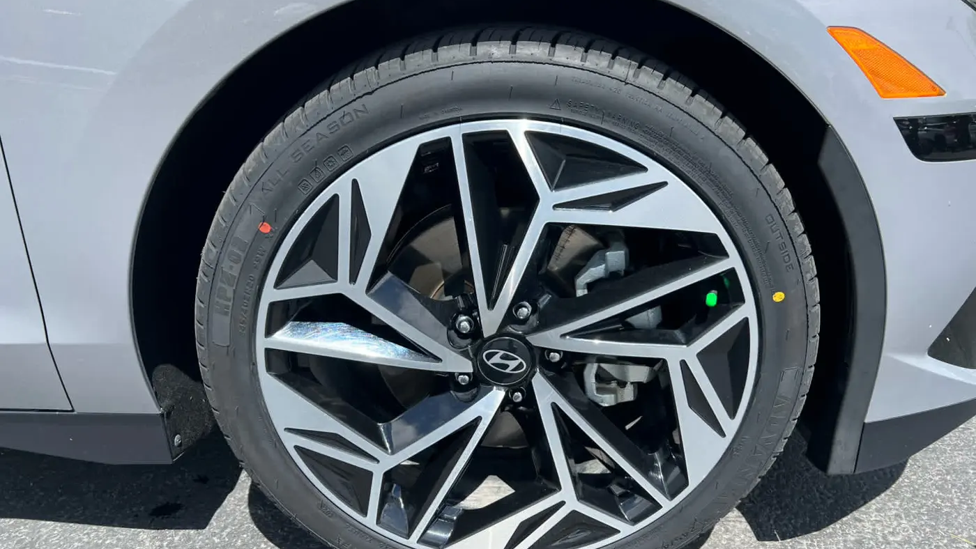 2024 Hyundai IONIQ 6 SEL