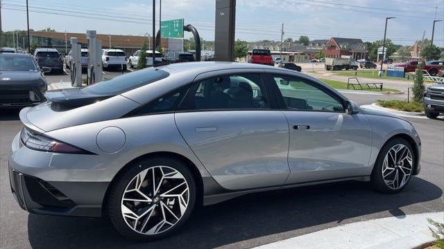 2024 Hyundai IONIQ 6 SEL