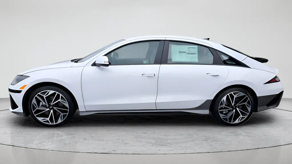 2025 Hyundai IONIQ 6 SEL