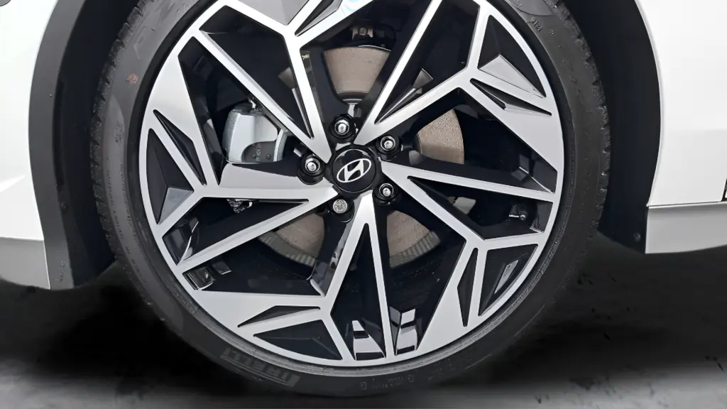 2025 Hyundai IONIQ 6 SEL
