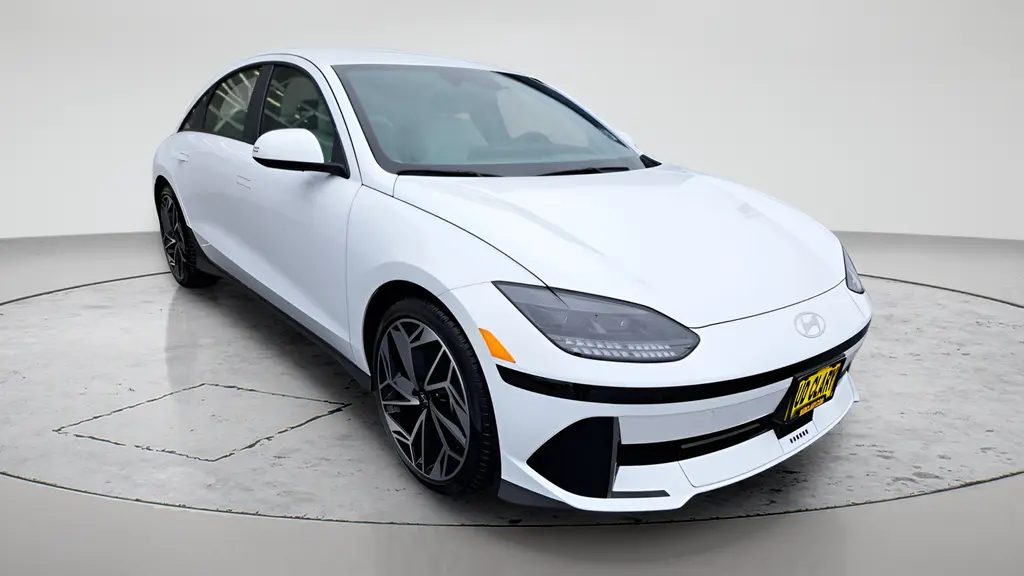 2025 Hyundai IONIQ 6 SEL