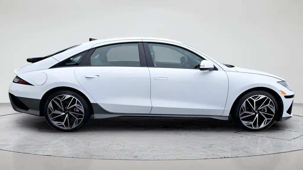 2025 Hyundai IONIQ 6 SEL