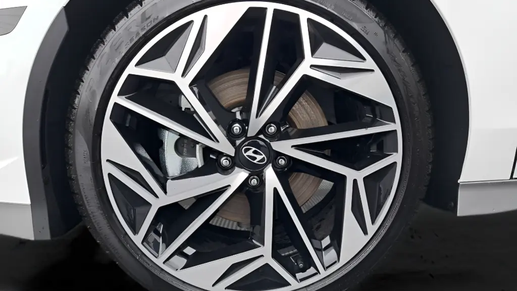 2025 Hyundai IONIQ 6 SEL