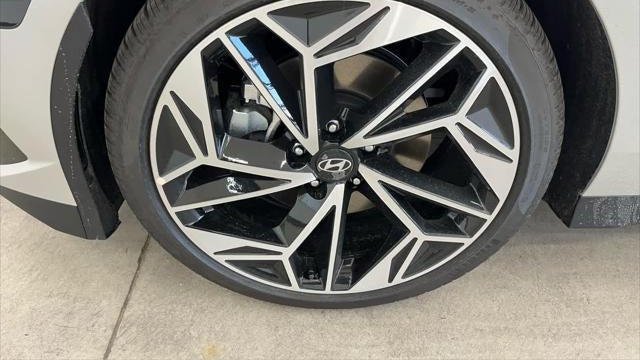 2025 Hyundai IONIQ 6 SEL