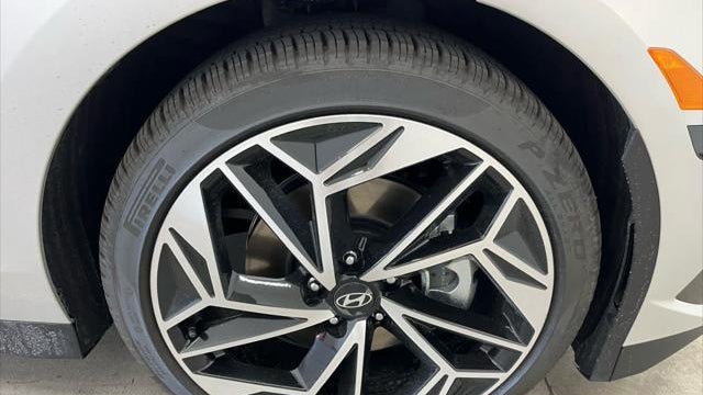 2025 Hyundai IONIQ 6 SEL