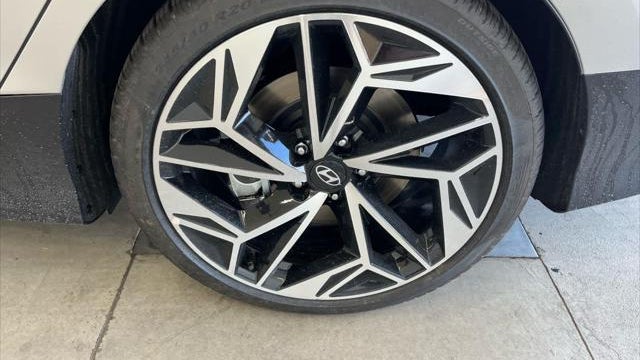2025 Hyundai IONIQ 6 SEL