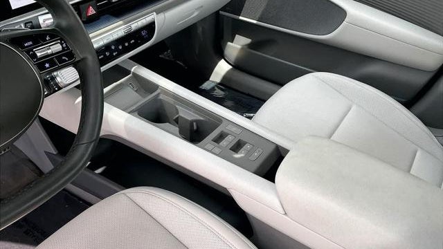 2025 Hyundai IONIQ 6 Limited