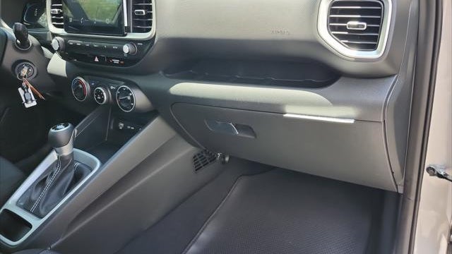 2026 Hyundai VENUE SE