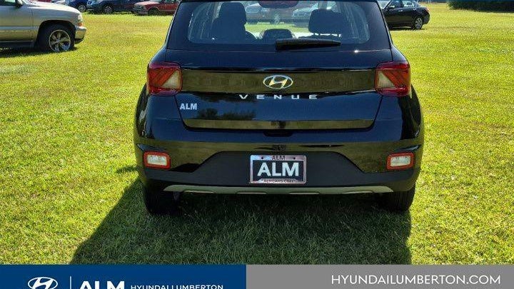 2026 Hyundai VENUE SE