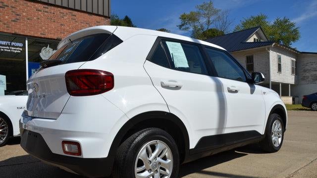 2022 Hyundai VENUE SE