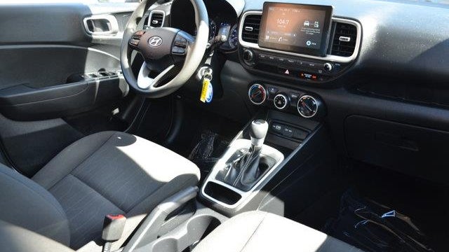 2022 Hyundai VENUE SE