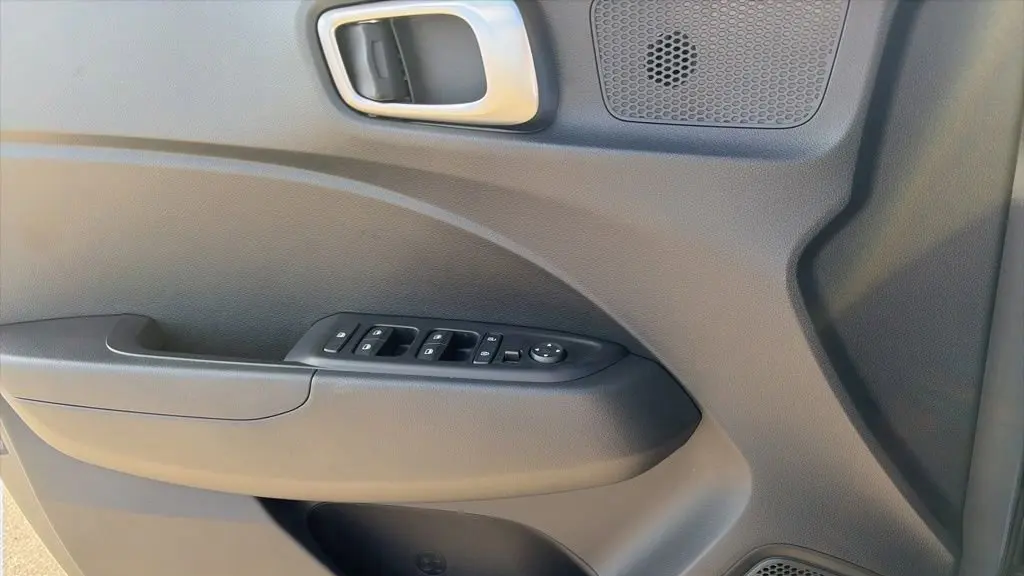 2025 Hyundai VENUE SE