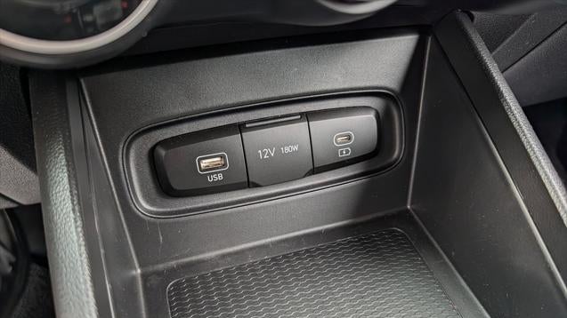 2025 Hyundai VENUE SE