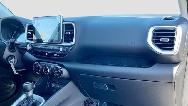 2025 Hyundai VENUE SE