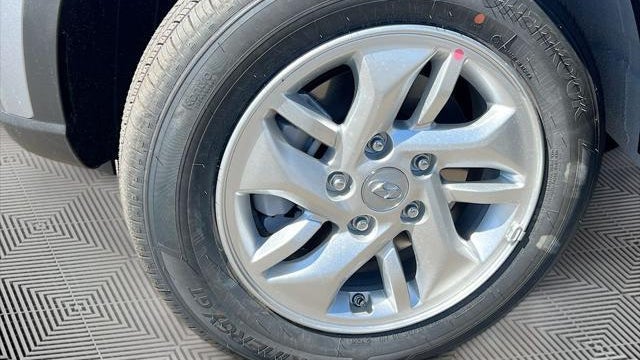 2025 Hyundai VENUE SE
