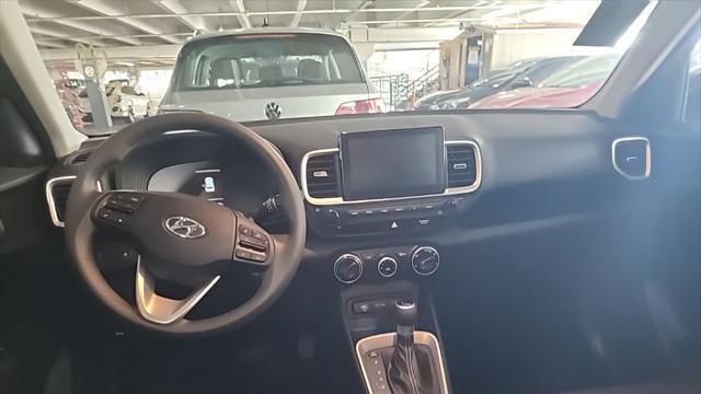 2025 Hyundai VENUE SE