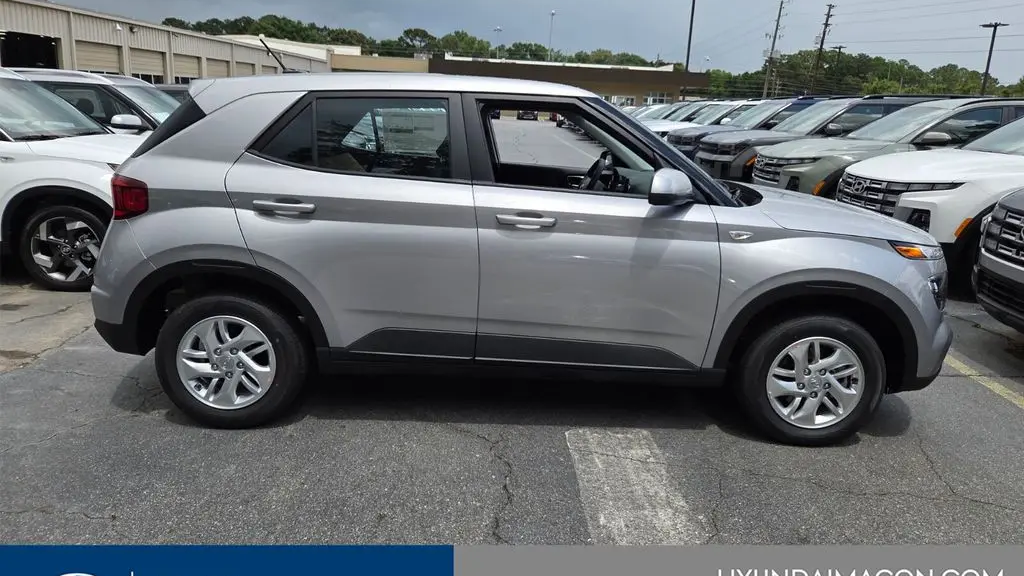 2026 Hyundai VENUE SE