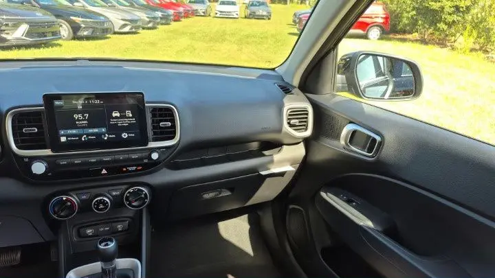 2026 Hyundai VENUE SE