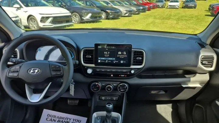 2026 Hyundai VENUE SE