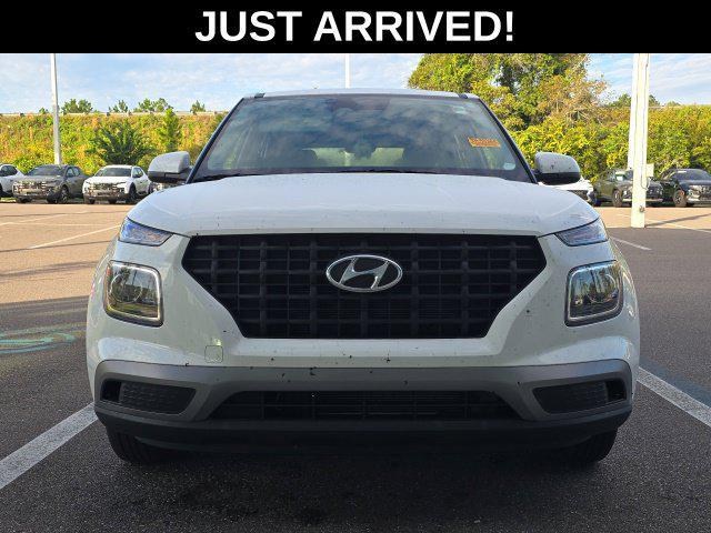 2024 Hyundai VENUE SE — photo 1 of 12