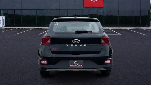 2021 Hyundai VENUE SE