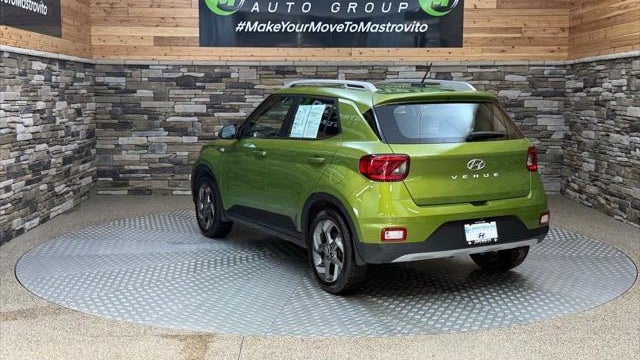 2023 Hyundai VENUE SEL