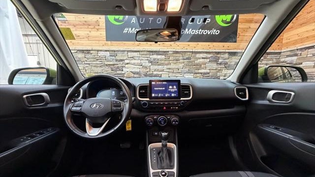 2023 Hyundai VENUE SEL
