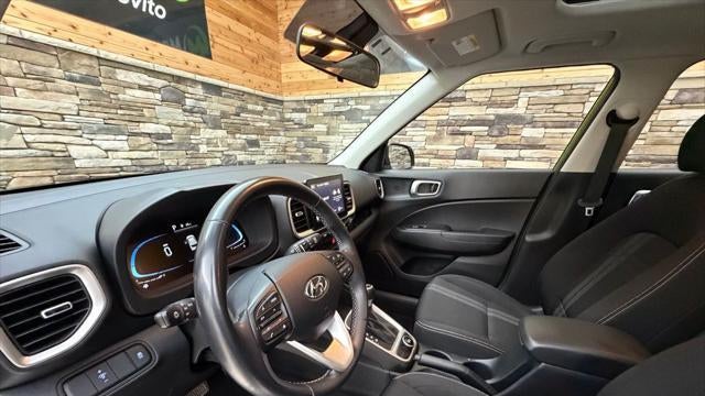 2023 Hyundai VENUE SEL