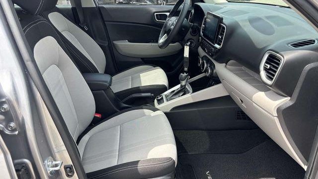 2023 Hyundai VENUE SEL