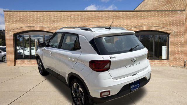 2024 Hyundai VENUE SEL