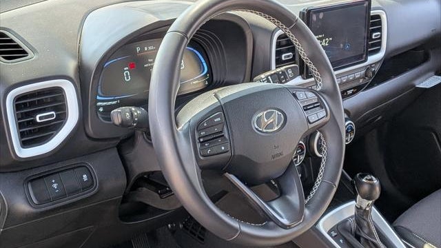 2025 Hyundai VENUE Limited